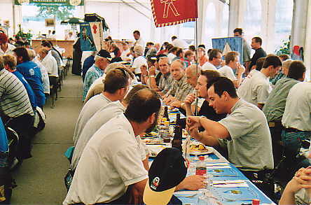 Guten Appetit im Festzelt ...